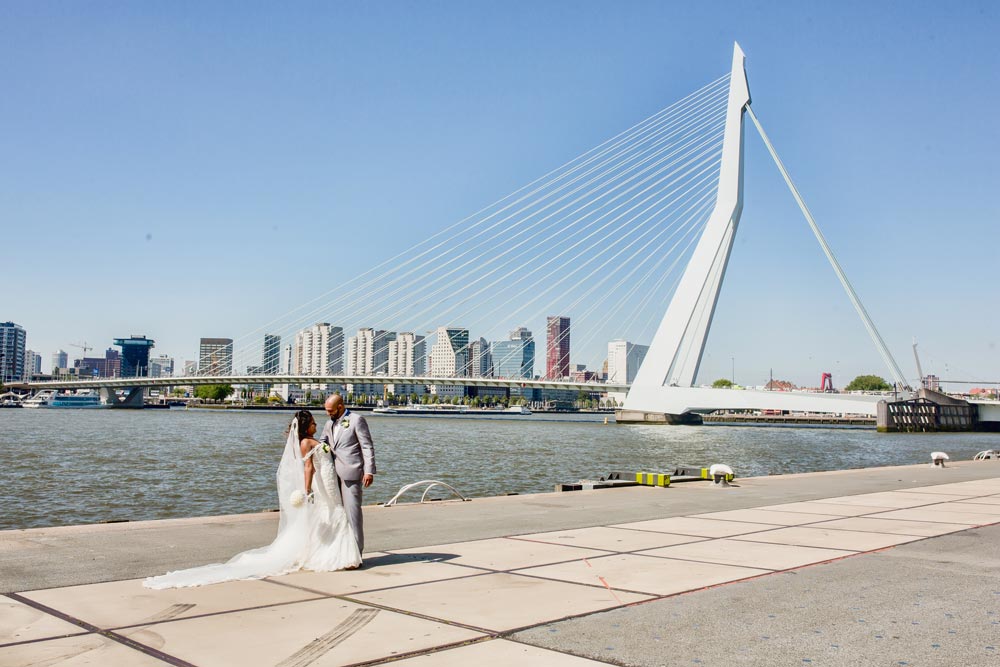 Sfeervolle beelden van de Hindoestaanse trouwdag van Sagar en Sarina