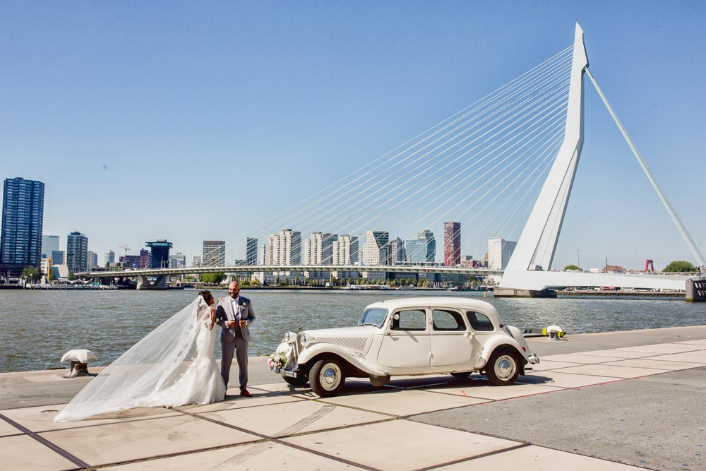 Details van de kleurrijke Hindoestaanse bruiloft in Rotterdam